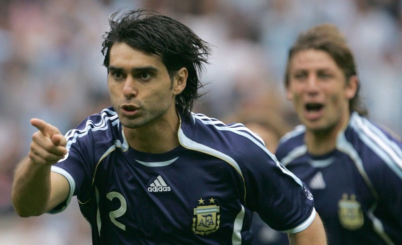 Roberto Ayala: Biểu tượng phòng ngự kiên cường của bóng đá Argentina