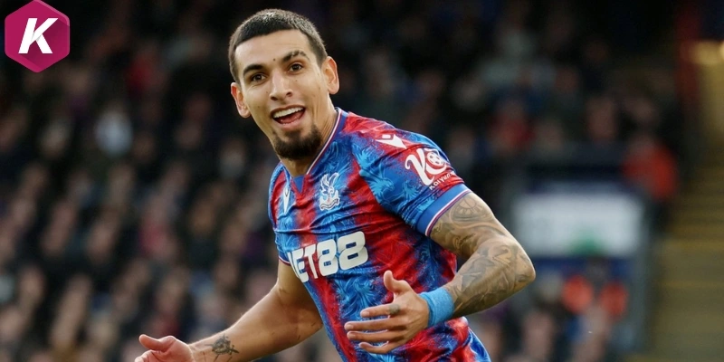 Daniel Munoz được Chelsea và Barca chú ý trong kế hoạch chuyển nhượng