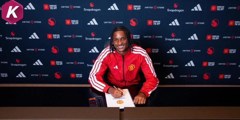 Man United chính thức chiêu mộ tài năng trẻ Tynan Thompson